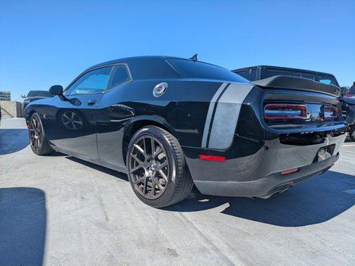 2016 Dodge Challenger 392 Hemi Scat Pack Shaker