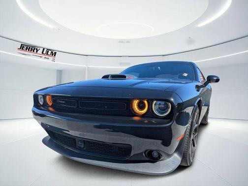 2016 Dodge Challenger 392 Hemi Scat Pack Shaker