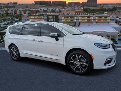 2026 Chrysler Pacifica Pinnacle