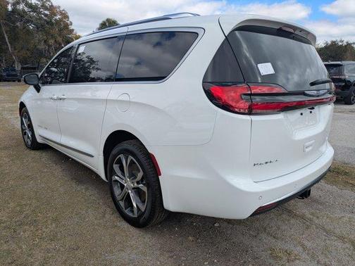 2026 Chrysler Pacifica Pinnacle