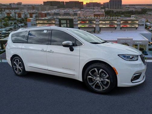 2026 Chrysler Pacifica Pinnacle