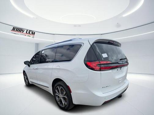 2026 Chrysler Pacifica Pinnacle