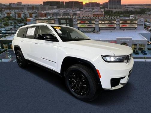 2022 Jeep Grand Cherokee L Laredo