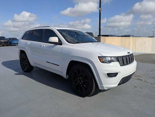 Bright White Clearcoat 2018 Jeep Grand Cherokee Altitude