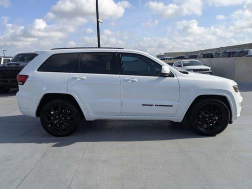 Bright White Clearcoat 2018 Jeep Grand Cherokee Altitude
