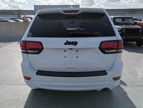 Bright White Clearcoat 2018 Jeep Grand Cherokee Altitude
