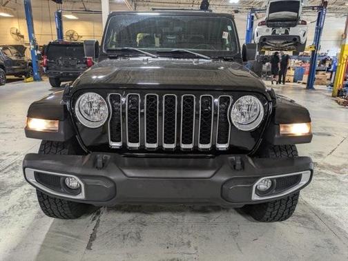 2022 Jeep Gladiator Overland