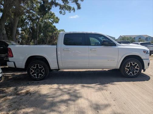 2025 RAM 1500 Laramie Crew Cab 4x4 57' Box