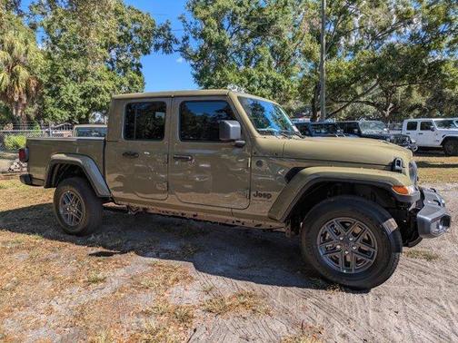 2025 Jeep Gladiator Sport