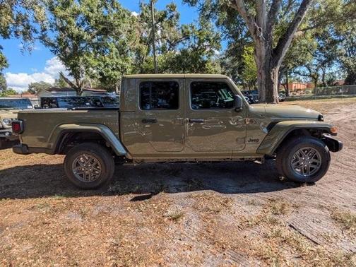 2025 Jeep Gladiator Sport