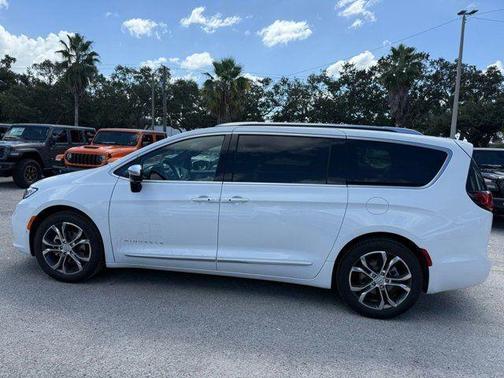 2026 Chrysler Pacifica Pinnacle