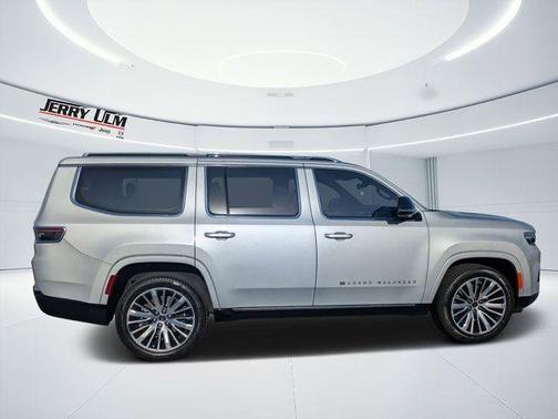 Silver Zynith 2023 Jeep Grand Wagoneer Series III