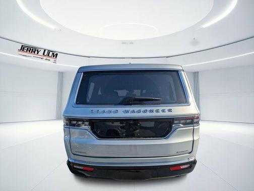 Silver Zynith 2023 Jeep Grand Wagoneer Series III