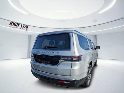 Silver Zynith 2023 Jeep Grand Wagoneer Series III