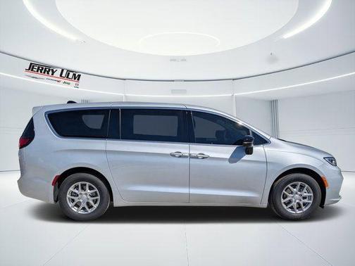 Silver Mist Clearcoat 2026 Chrysler Pacifica Select