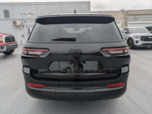 Diamond Black 2023 Jeep Grand Cherokee L Laredo