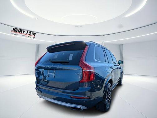 2021 Volvo XC90 T5 Momentum 7 Passenger