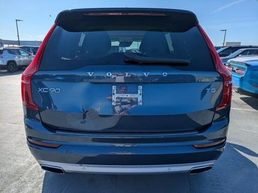 2021 Volvo XC90 T5 Momentum 7 Passenger