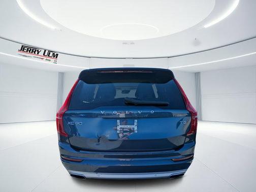 2021 Volvo XC90 T5 Momentum 7 Passenger