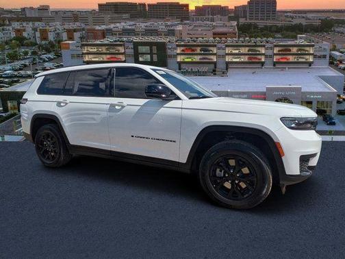 2025 Jeep Grand Cherokee L Laredo
