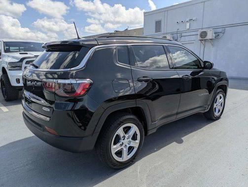 Diamond Black 2023 Jeep Compass Latitude