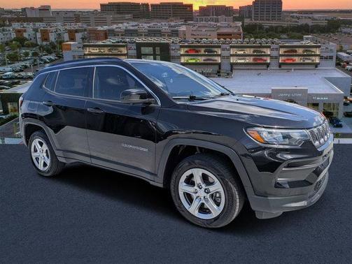 Diamond Black 2023 Jeep Compass Latitude