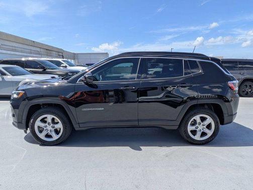Diamond Black 2023 Jeep Compass Latitude