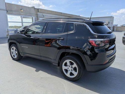 Diamond Black 2023 Jeep Compass Latitude