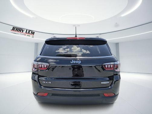 Diamond Black 2023 Jeep Compass Latitude