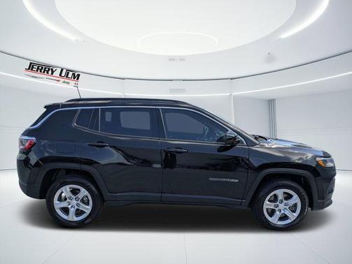 Diamond Black 2023 Jeep Compass Latitude