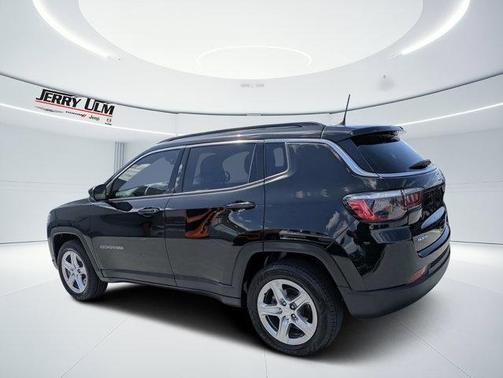 Diamond Black 2023 Jeep Compass Latitude