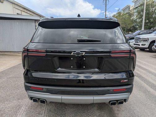 Mosaic Black Metallic 2024 Chevrolet Traverse Z71