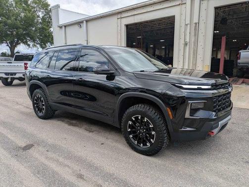 Mosaic Black Metallic 2024 Chevrolet Traverse Z71
