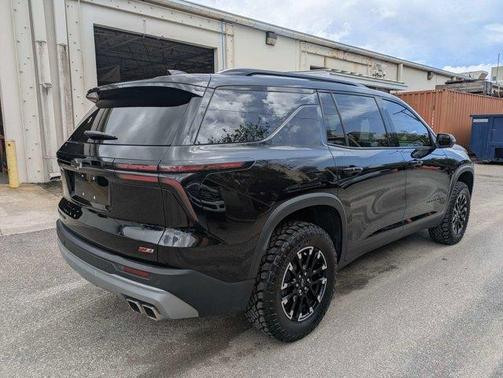 Mosaic Black Metallic 2024 Chevrolet Traverse Z71