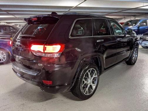 Photo 4 of 28 of 2019 Jeep Grand Cherokee Overland