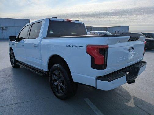2025 Ford F-150 Lightning Flash