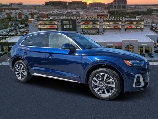 Navarra Blue Metallic 2023 Audi Q5 45 S line Premium Plus