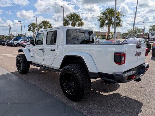 Bright White Clearcoat 2026 Jeep Gladiator Rubicon