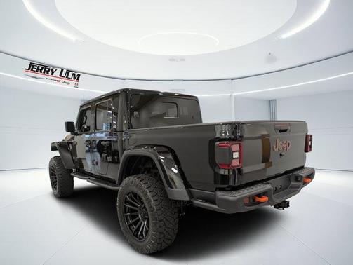 Black Clearcoat 2026 Jeep Gladiator Mojave