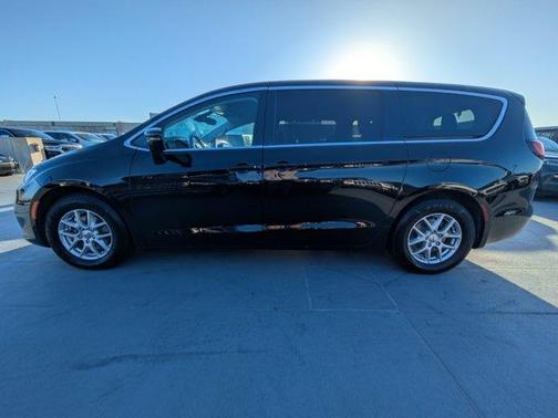 2024 Chrysler Pacifica Touring-L