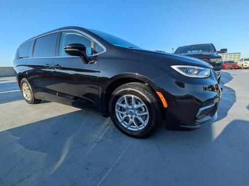 2024 Chrysler Pacifica Touring-L