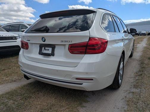 2017 BMW 330 i xDrive