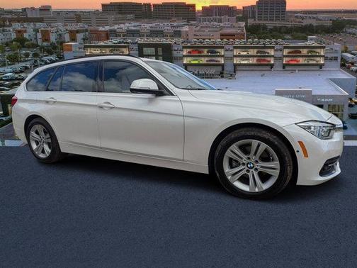 2017 BMW 330 i xDrive