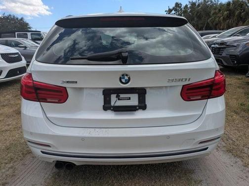 2017 BMW 330 i xDrive