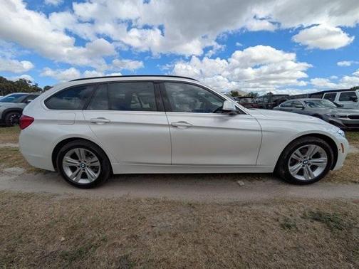 2017 BMW 330 i xDrive