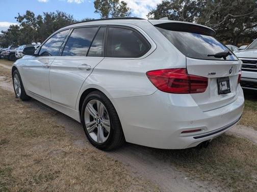 2017 BMW 330 i xDrive
