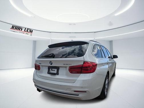 2017 BMW 330 i xDrive
