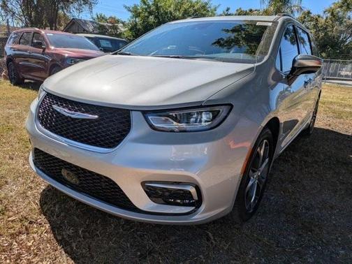 2026 Chrysler Pacifica Pinnacle