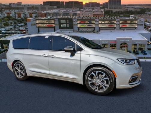 2026 Chrysler Pacifica Pinnacle