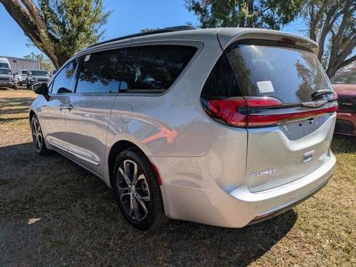 2026 Chrysler Pacifica Pinnacle